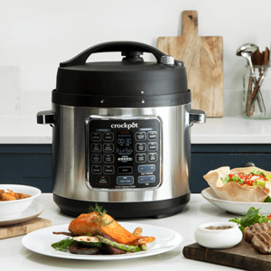 multicooker crockpot turbo express pe masa