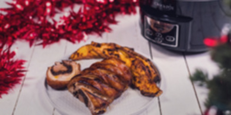Rulada de porc cu prune uscate, miez de nuca si ghimbir