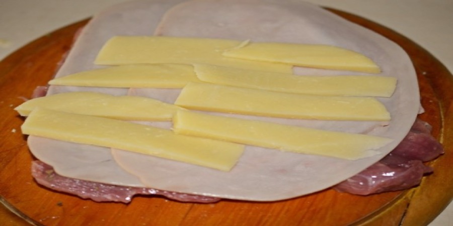 Rețetă ruladă de curcan cu tocăniță de hribi by Dulciuri fel de fel