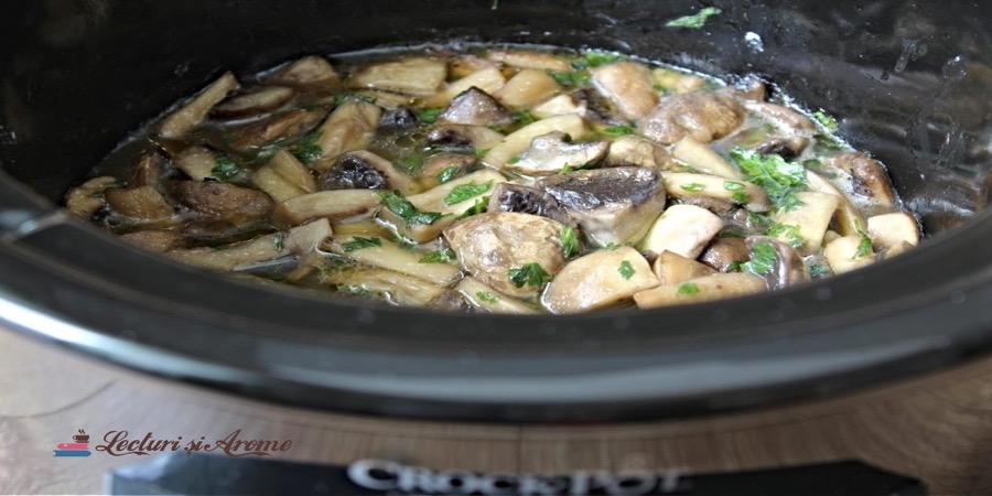Reteta ciuperci în sos de unt și usturoi la Slow Cooker Crock-Pot 4.7 l Digital by Lecturi si Arome