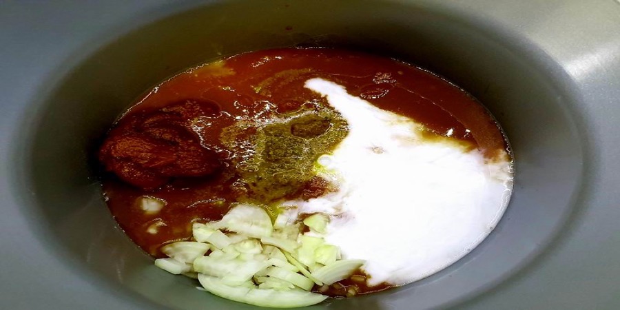 Curry de pui cu sos aromat și cremos la Slow cooker 5.0 L Digital DuraCeramic Sauté Crock-Pot by Prințesa Urbană