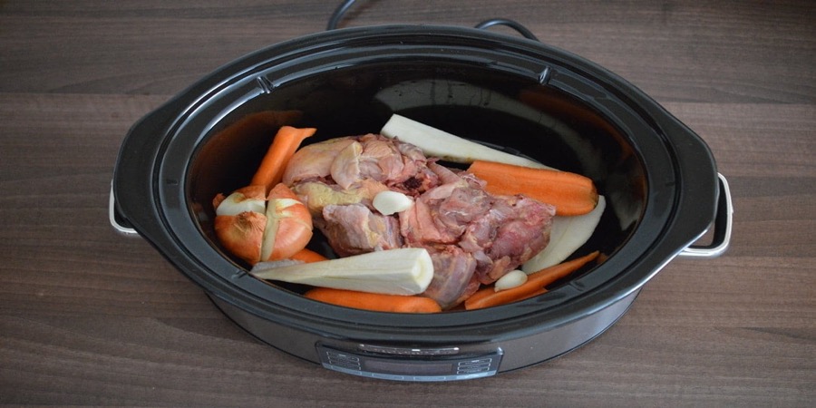 Rețetă stock de pui la Slow Cooker 5.6L Digital TimeSelect Crock-Pot by Rețete Papa Bun