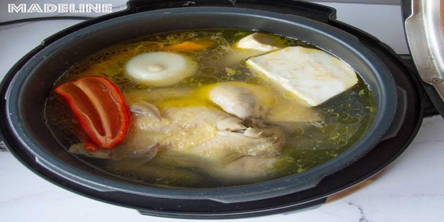 Rețetă baby friendly de supă de pui cu tăiței la Multicooker Crock-Pot Express by Madeline.ro